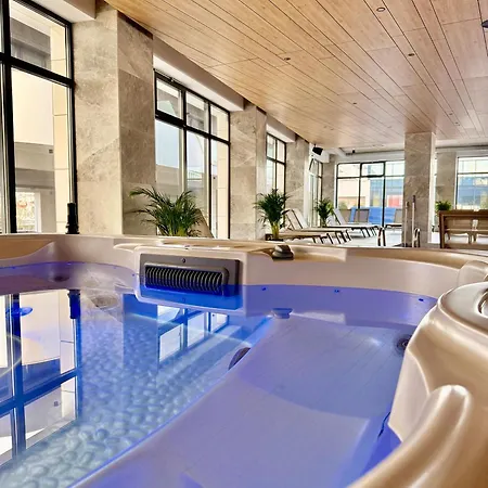 Aqua Vista Odyssey 3 Lux Cu Si Piscina Interioara Incalzita 30 Grade Apartman