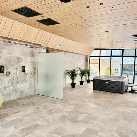 Aqua Vista Odyssey 3 Lux Cu Si Piscina Interioara Incalzita 30 Grade Apartman Năvodari